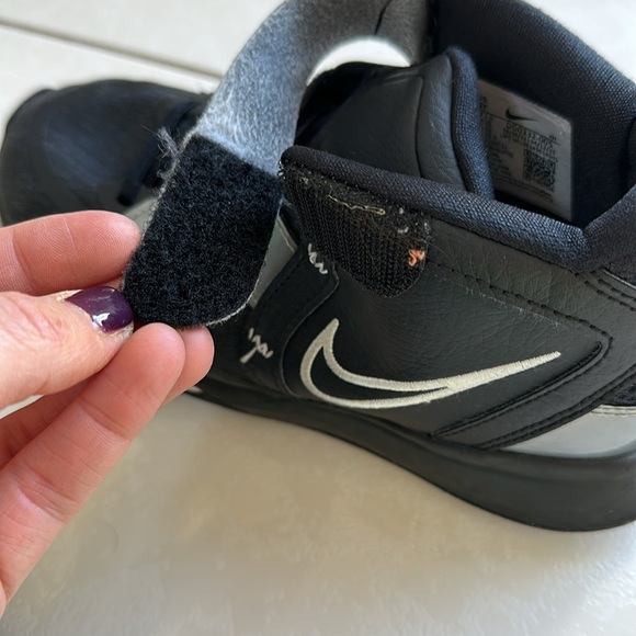 Nike Kyrie Infinity Basketball Shoe (little kids / preschool ) - Picture 11 of 12